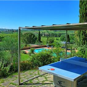5 bedroom villa with pool and tennis court near San Gimignano, sleeps 10